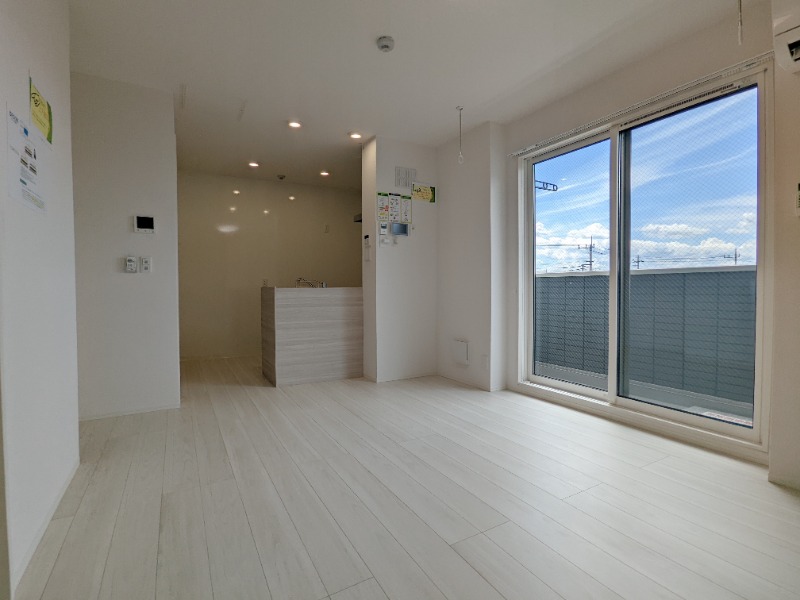 居室・リビング　図面と現状に相違がある場合には現状を優先