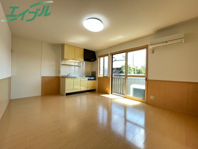 居室・リビング　同タイプの画像です