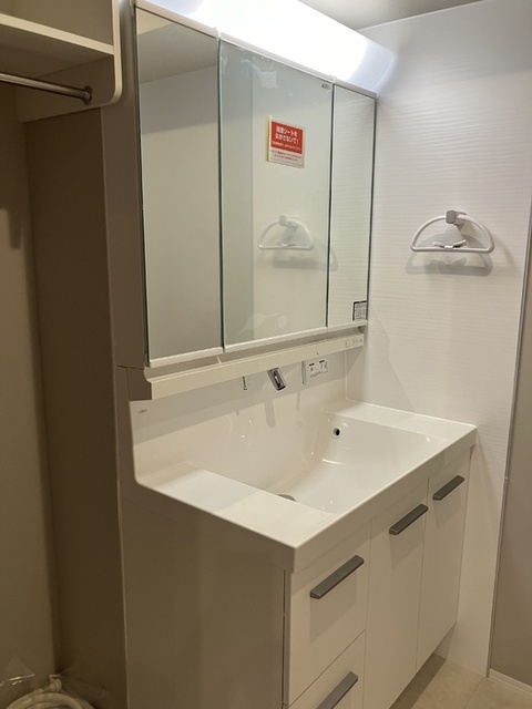 洗面設備　３０１　洗面化粧台