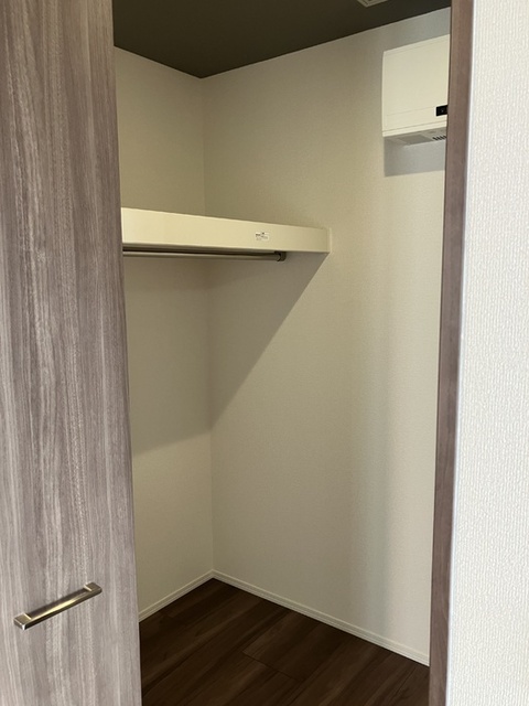 収納　３０１　ウオークインクローゼット