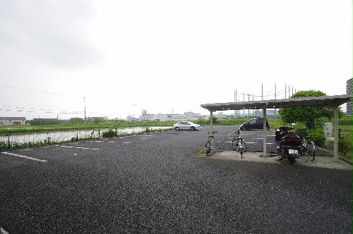 駐車場　広々とした駐車場です
