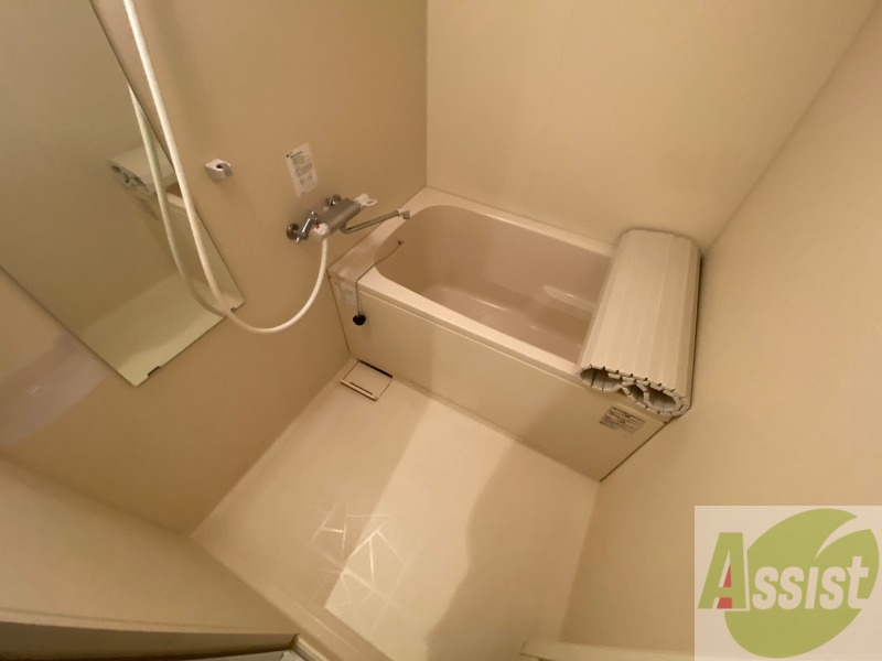 バス・シャワールーム　お風呂になります。一日の疲れを癒してくださいね。