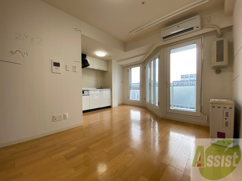 居室・リビング　広くてキレイなお部屋が広がっていて、充実した生活が送れそう。