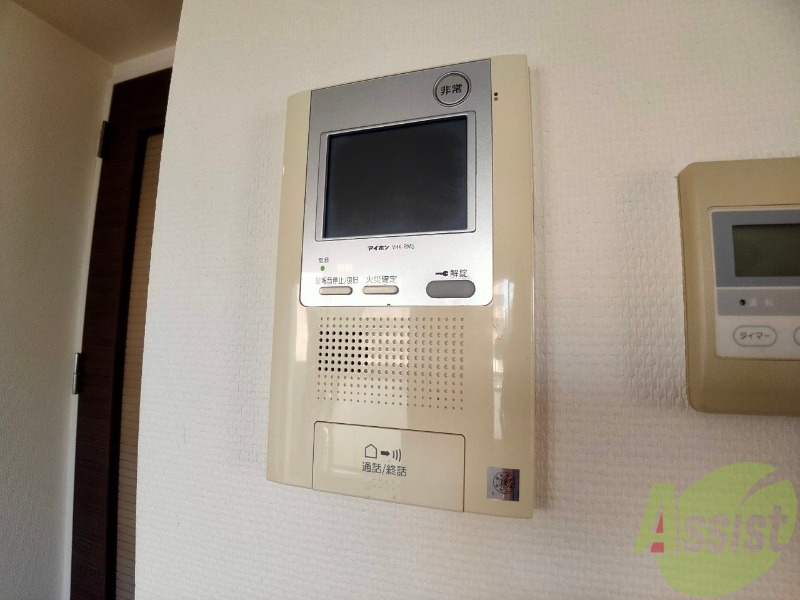 セキュリティ　ＴＶモニター付インターホンです。来客者の顔が見えるので安心！