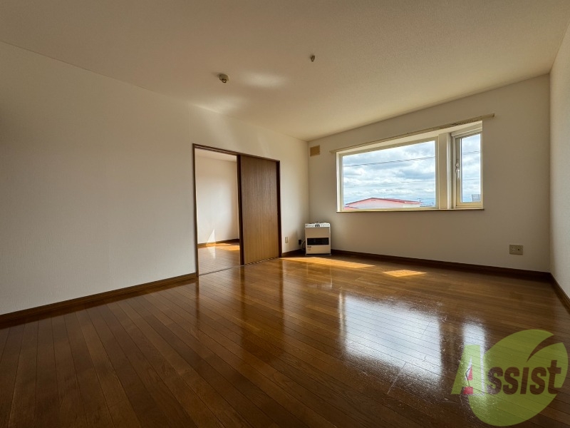 居室・リビング　広くてキレイなお部屋が広がっていて、充実した生活が送れそう。