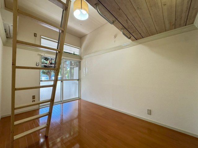 その他部屋・スペース　フローリングなので掃除が楽です♪