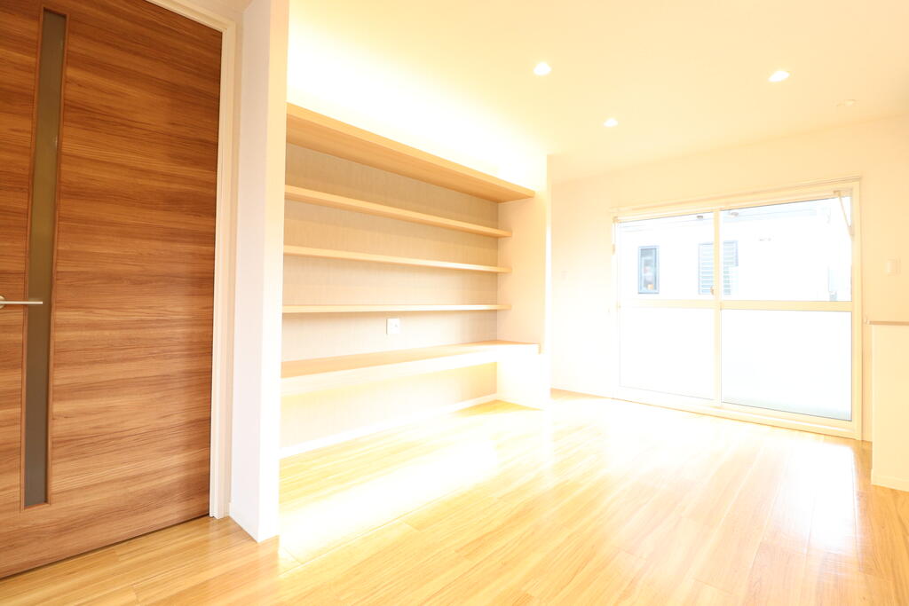 居室・リビング　12.8帖のオシャレなリビングです♪