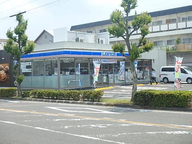 コンビニ　ローソン（コンビニ）まで870m
