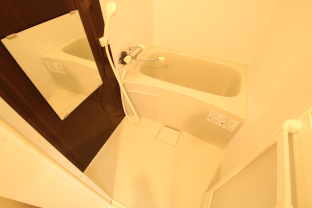 バス・シャワールーム　※別室の参考写真の為、現況優先です。