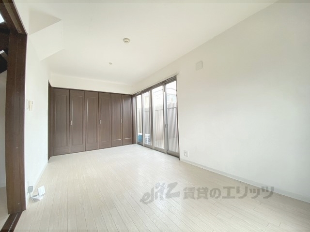 居室・リビング　洋室