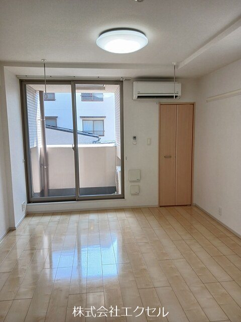 居室・リビング　日当たり良好で明るいお部屋です。