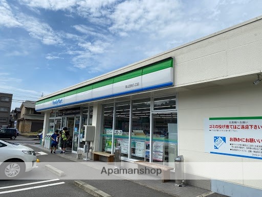 コンビニ　ファミリーマート（コンビニ）まで783m