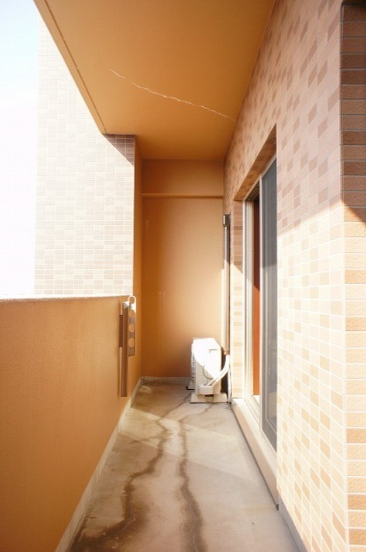 バルコニー　図面と現状に相違がある場合には現状を優先