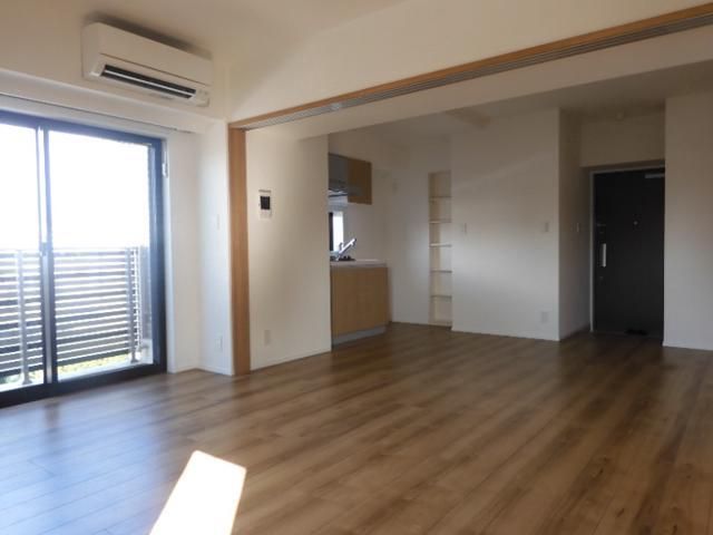 居室・リビング　内観1