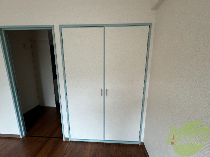 収納　洋室のクローゼット。広さは十分そうです。