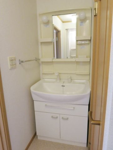 洗面設備　忙しい朝には欠かせない洗面所です