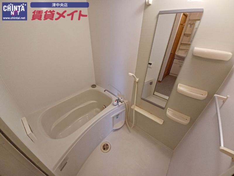 バス・シャワールーム　同型参考写真