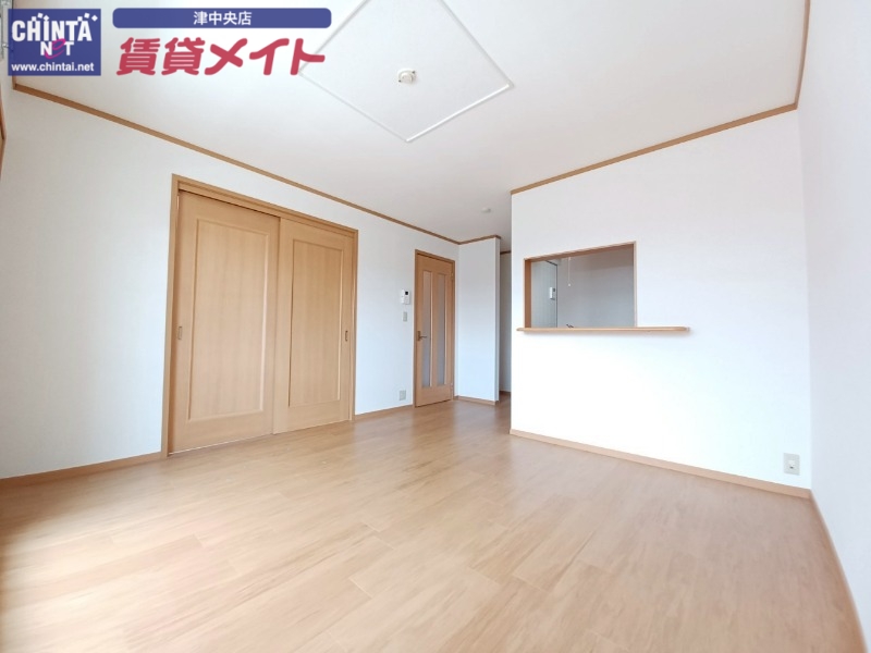 居室・リビング　同型参考写真