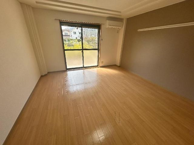 居室・リビング　室内