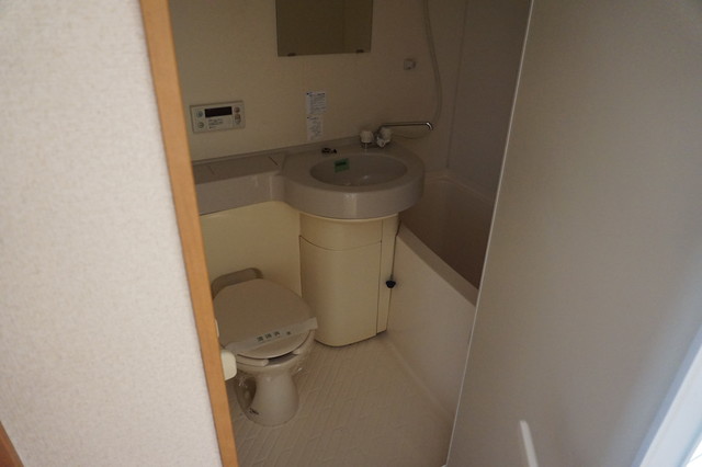 バス・シャワールーム　バストイレが一緒になってるとお掃除がしやすいです♪