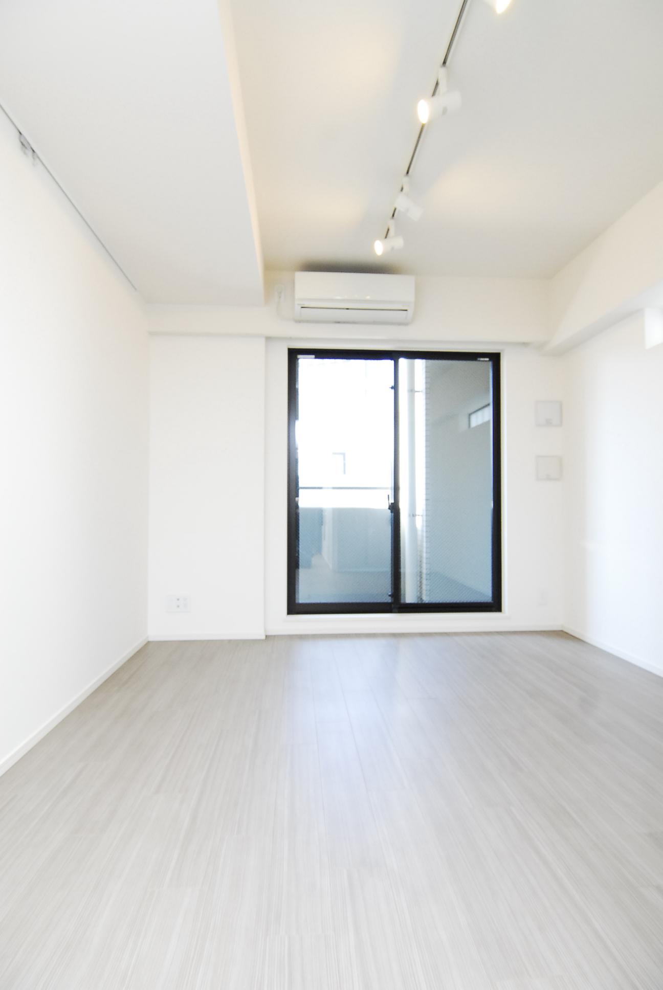 居室・リビング　※別部屋の参考写真です。