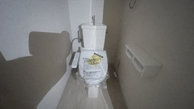 トイレ　同物件別号室の写真です。