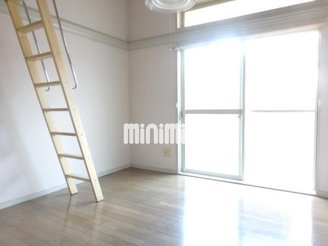 居室・リビング　洋間