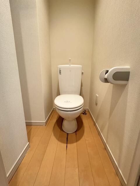 トイレ　バストイレ別物件です