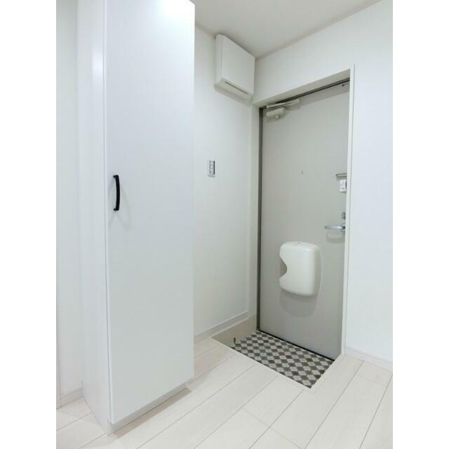 玄関　シューズボックスは棚の高さが調節可能でブーツも入ります！