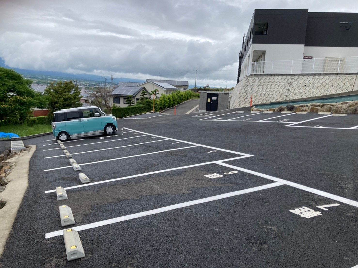 駐車場　区画はお問合せください。