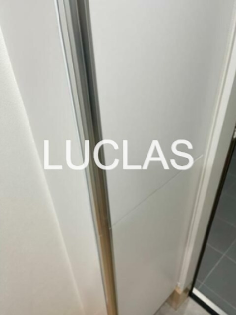 玄関　玄関にはシューズボックス付きです！