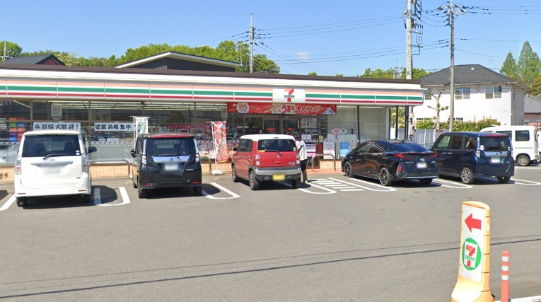 コンビニ　セブンイレブン 小山城北店（コンビニ）まで618m