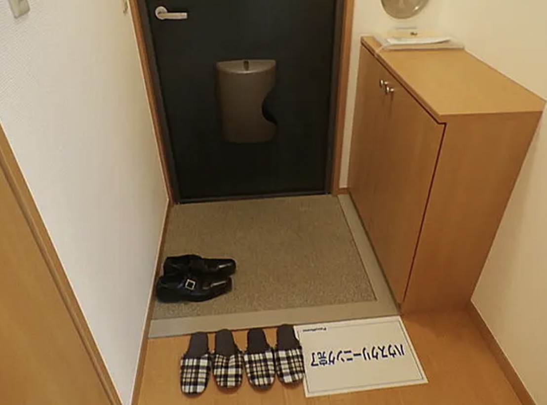 玄関　弊社は都内全域の物件をご紹介可能です！