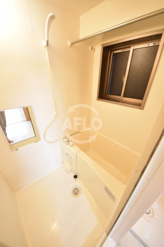 バス・シャワールーム　ロイヤルヒルIII　浴室