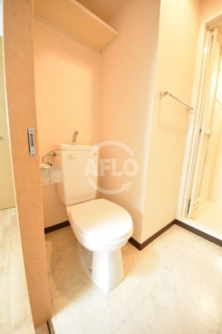 トイレ　ロイヤルヒルIII　バルコニー　トイレ