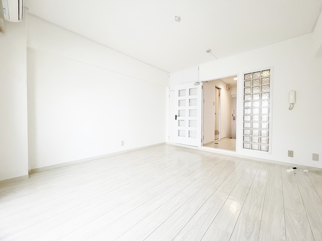 居室・リビング　フローリング調