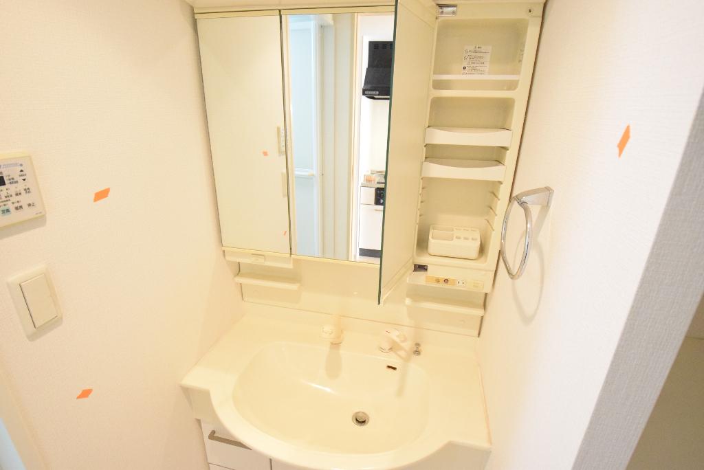 洗面設備　洗髪洗面化粧台