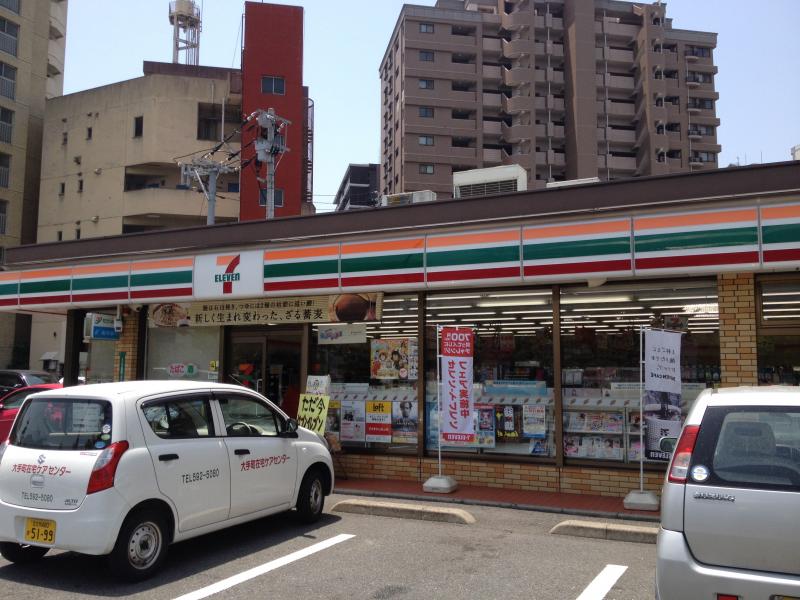 コンビニ　セブンイレブン小倉三萩野2丁目店（コンビニ）まで321m