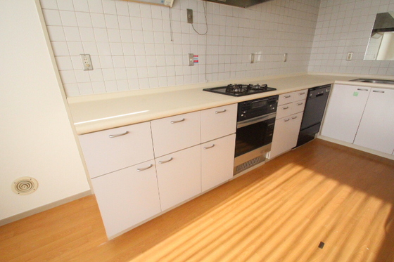 キッチン　※別部屋の写真です