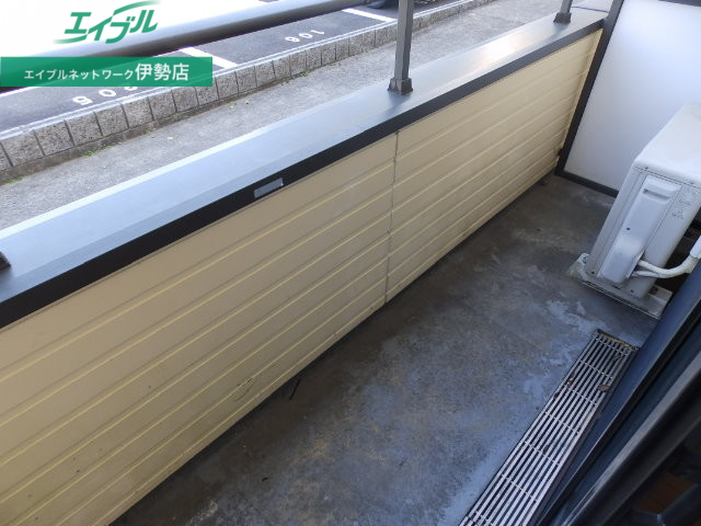 バルコニー　同物件別部屋の写真です。