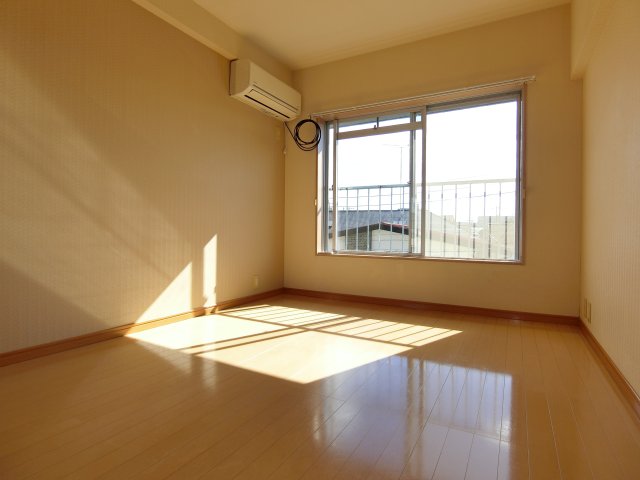 その他部屋・スペース　南向きの明るい寝室スペース。（※参考写真）