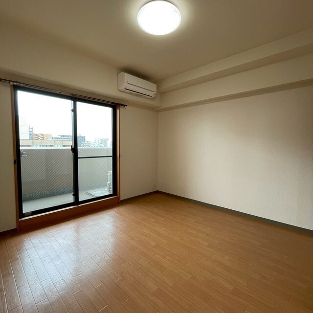 居室・リビング　※参照／写真は８０１号／現況優先