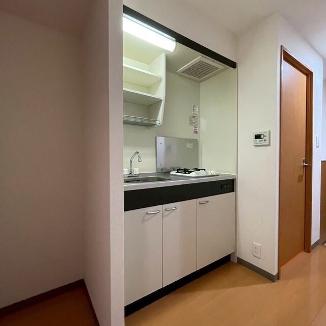 キッチン　※参照／写真は８０１号／現況優先