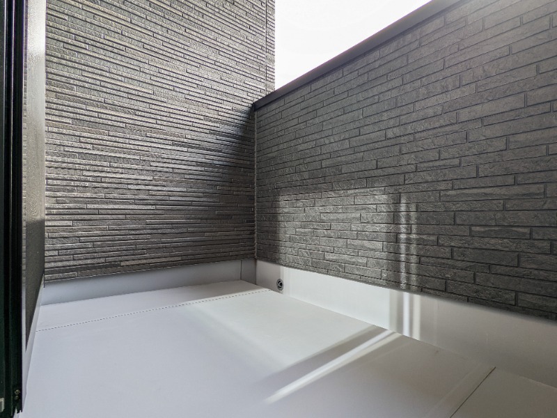 バルコニー　図面と現状に相違がある場合には現状を優先