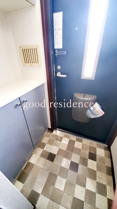 玄関　【WIC付きでたっぷり収納♪】