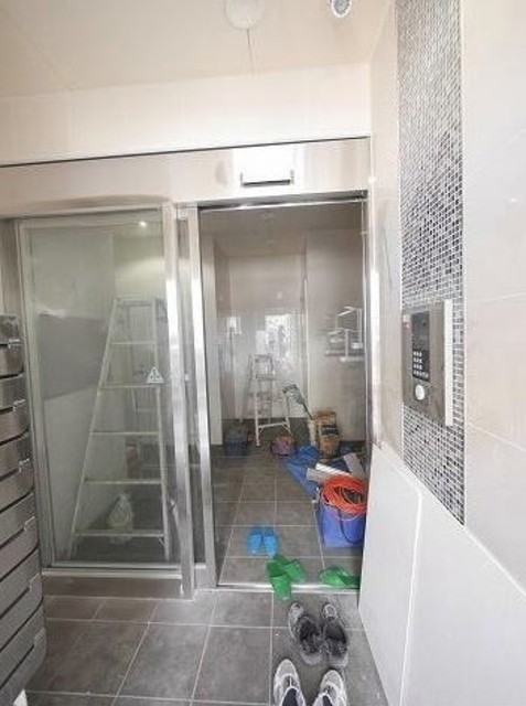 エントランス　エントランス