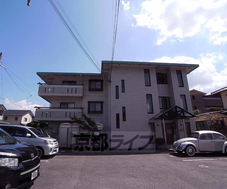 建物外観　鉄筋コンクリート造のしっかりとしたマンションです。