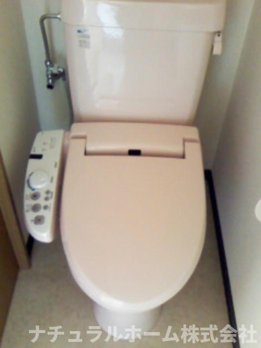 トイレ　温水洗浄便座