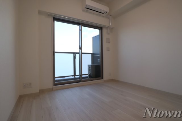 居室・リビング　こちらの居間で趣味の時間をお楽しみください