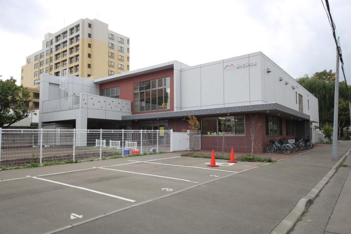 幼稚園・保育園　旭ヶ丘保育園（幼稚園・保育園）まで444m